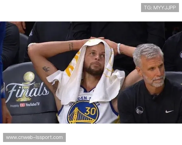 库里因四头肌伤势持续缺阵，下周有望复出